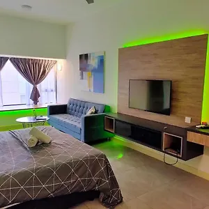 Imperio Bathtub At Town-near Jonker Street Apartment